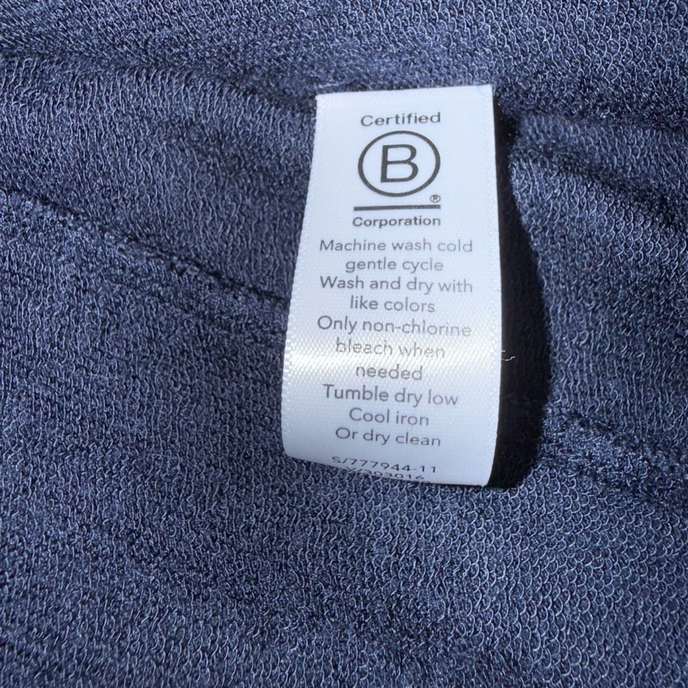 ATHLETA Pranayama Wrap with Shawl Collar - Navy XL - Picture 5 of 12